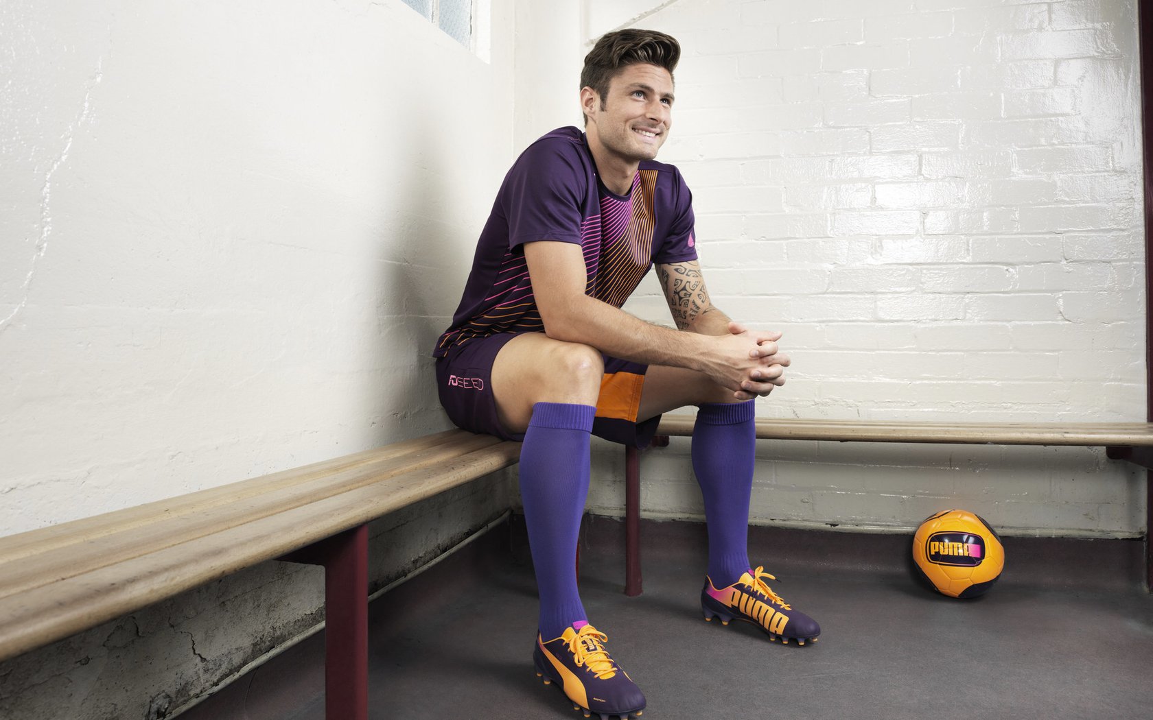 _比赛激烈程度刷新纪录，场面精彩异常_，比赛激烈可以用什么诗句形容